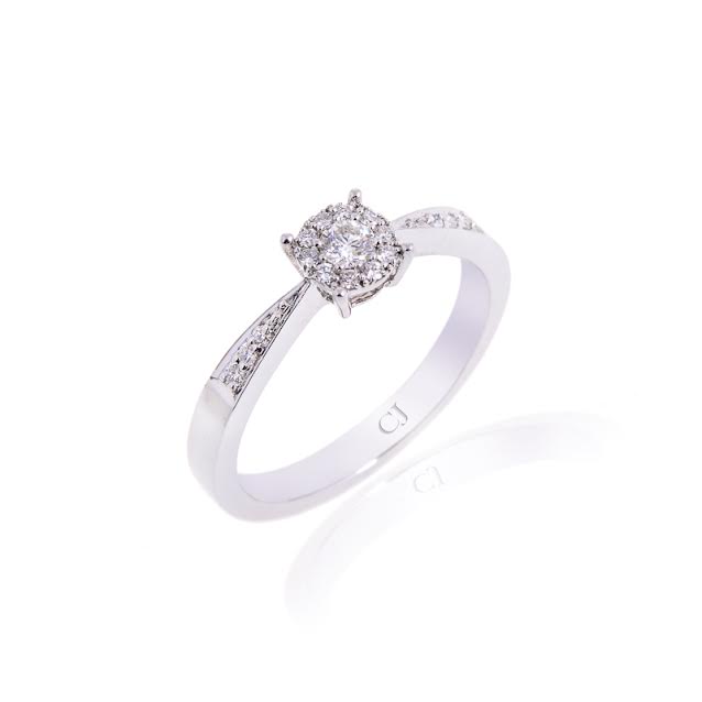 18ct Diamond Ring