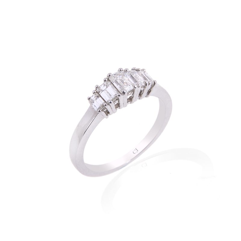 18ct Diamond Ring