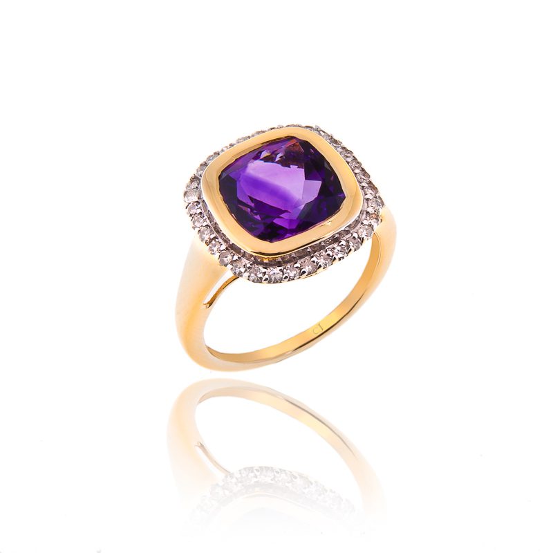 18ct Yellow Gold Amethyst and Diamond Ring