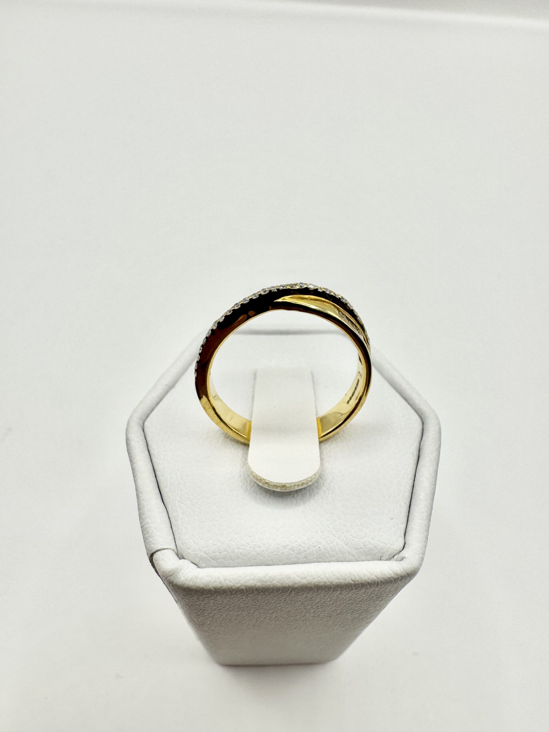 9ct Yellow Gold Diamond Cross Ring - Image 2