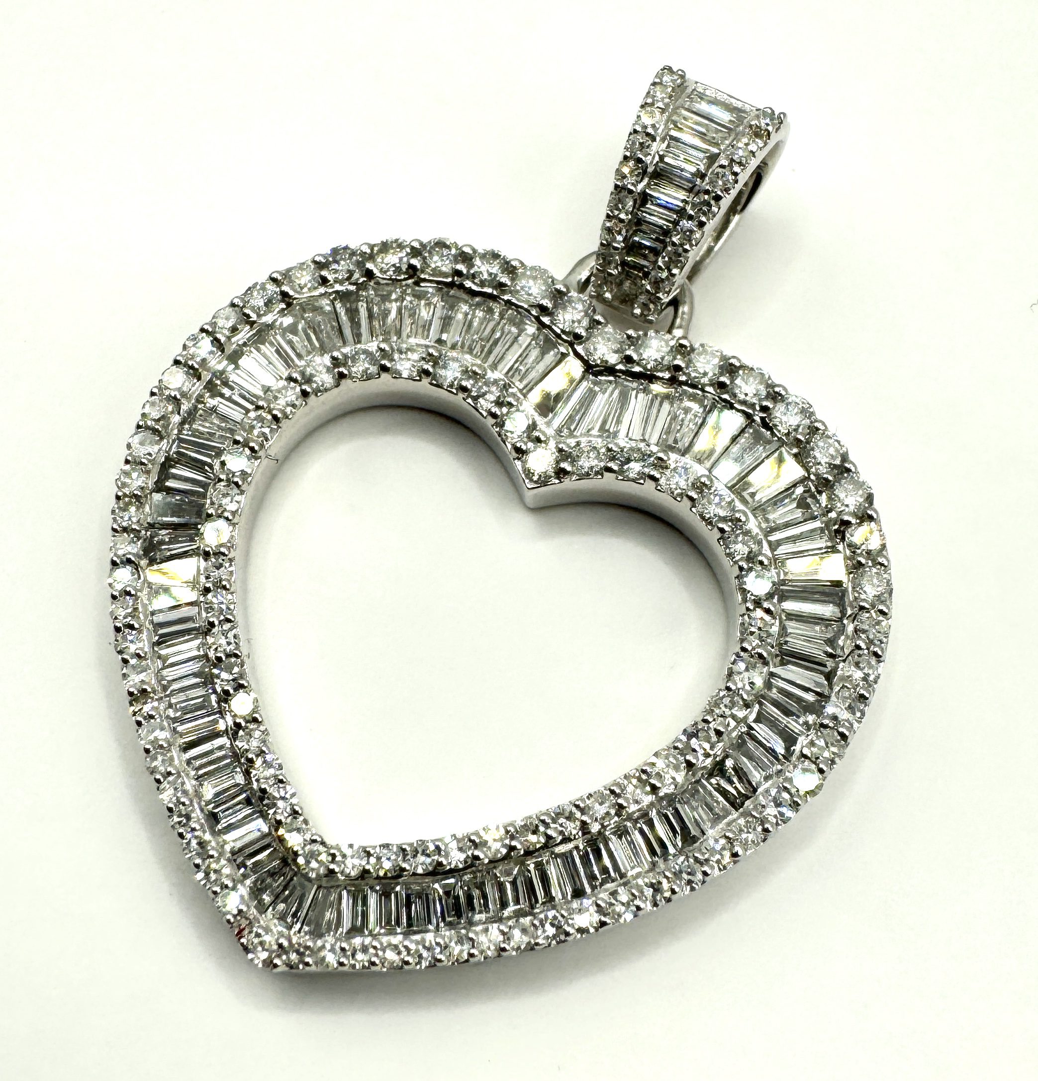 White Gold Diamond Pendant Heart Shaped 3ct - Image 3
